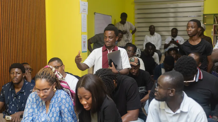 A full room at a founder session.